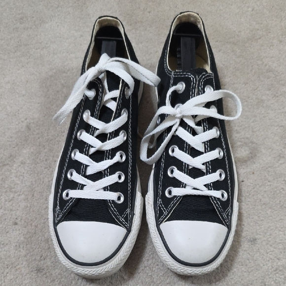 Converse Black and White Sneakers - Picture 1 of 3